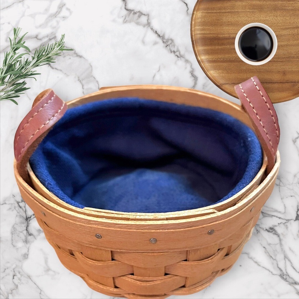 Longaberger 2004 6"R x2.5"D Round Hand Woven Leather Handles Basket Navy Insert